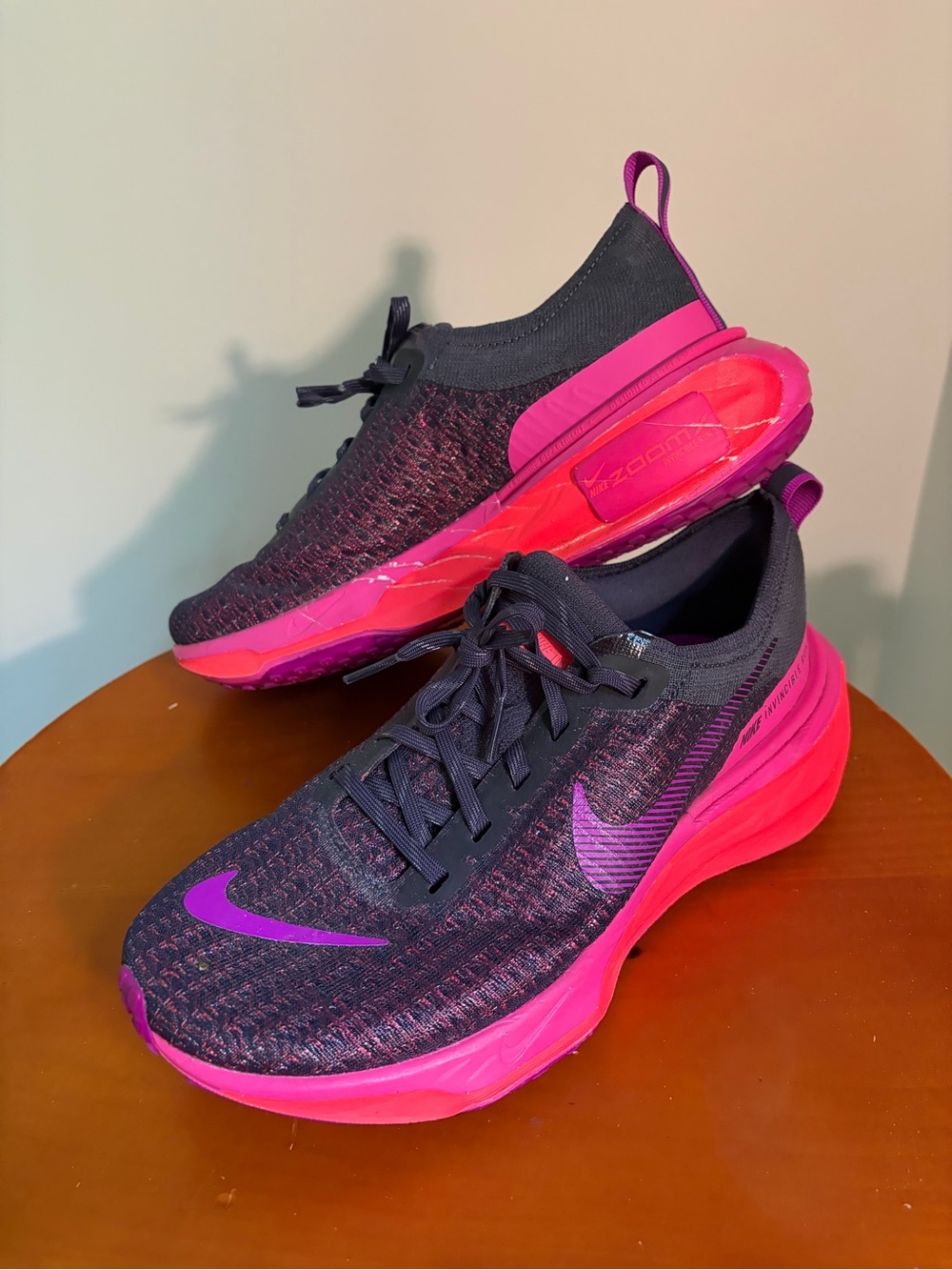 Nike Women’s Invincible 3 - Black & Pink